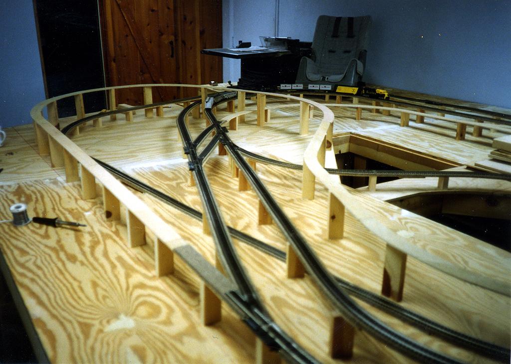 4X8 HO Train Layout Plans