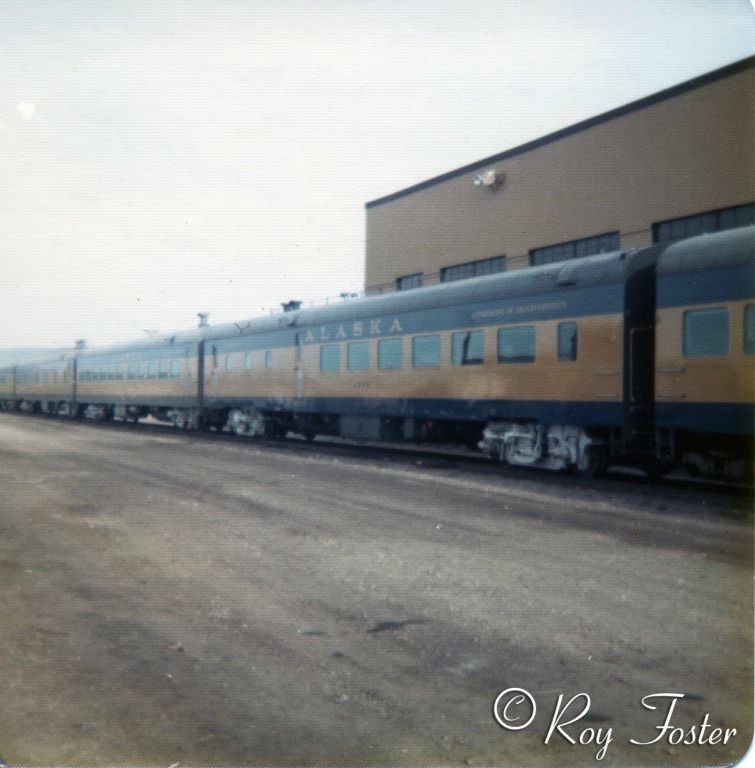ARR 4808 dine train 6 Fairbanks 20 May 1973
