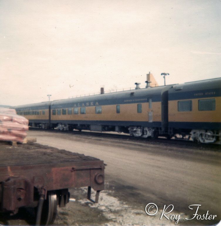 RR 5004 lunch counter car train 6 Fairbanks 20 May 1973